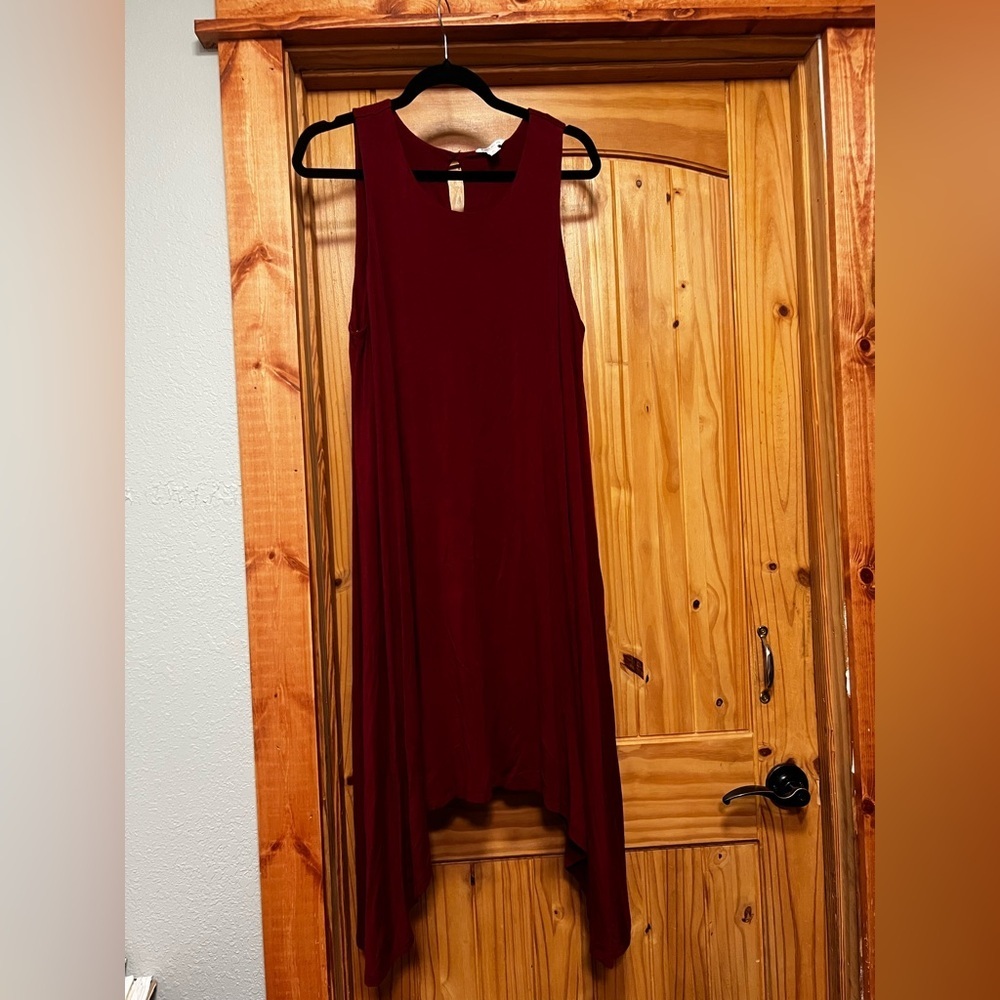 Elegant Burgundy Sleeveless Dress​